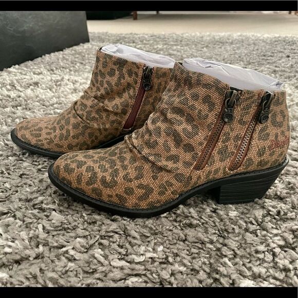 NIB Blowfish Leopard Canvas Booties - Picture 4 of 9